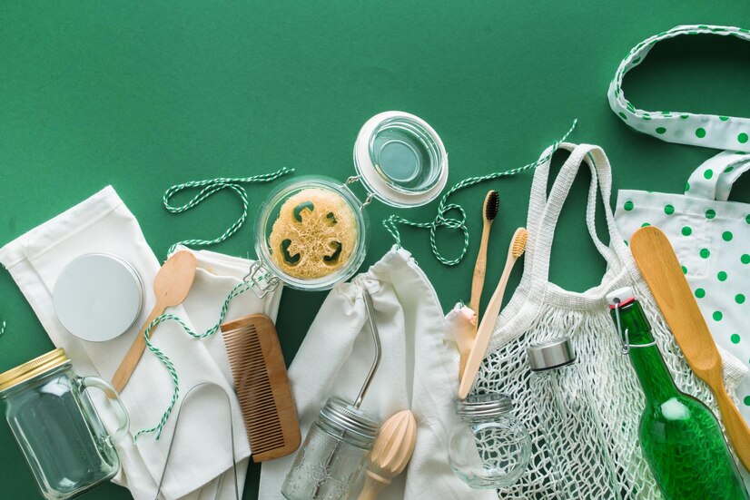 set-reusable-things-life-without-plastic-green-background_255440-1367